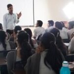 Mumbai,,Maharashtra,,India,,6,April,2017,:,Unidentified,Group,Of